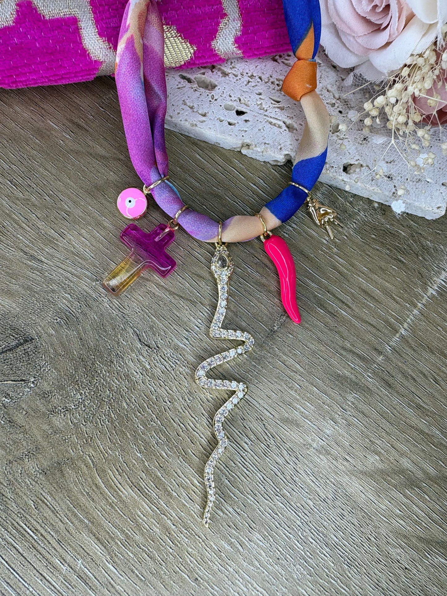 Collier PINK SERPENT coloré
