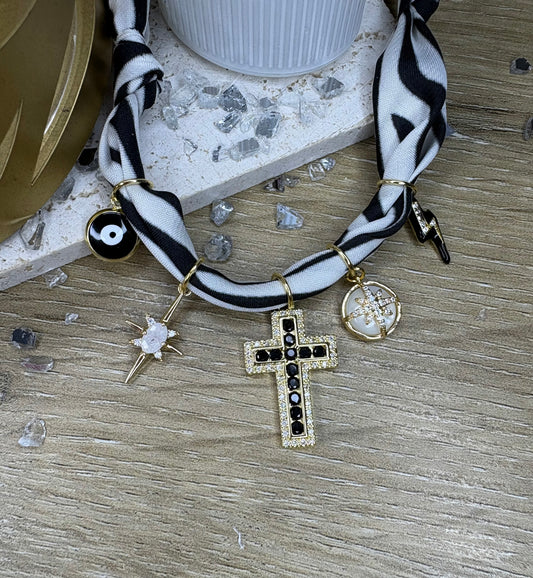 Collier CROIX NOIR zébré