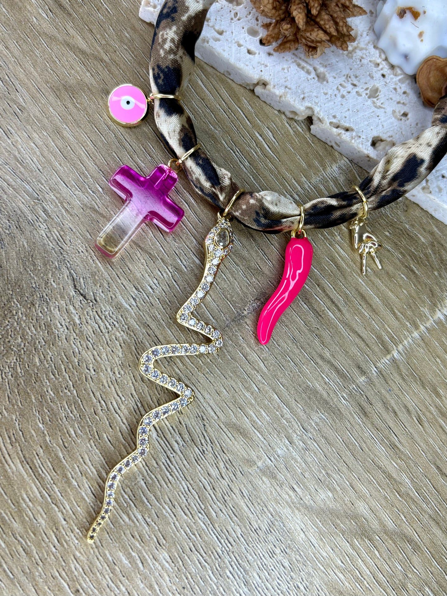 Collier PINK SERPENT léopard